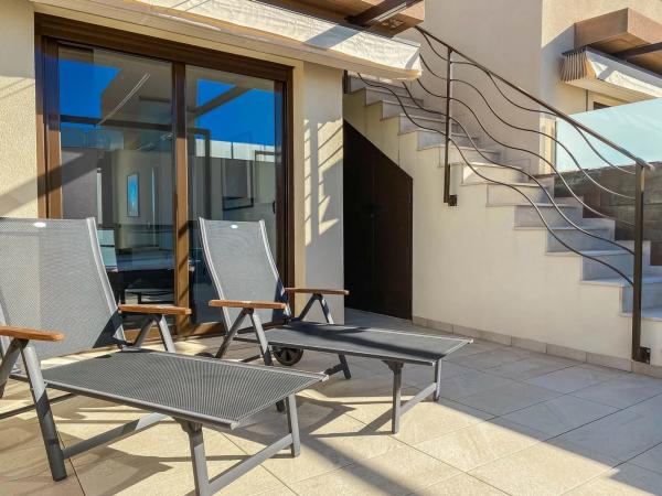 Chalet adosado en avenida de Colón