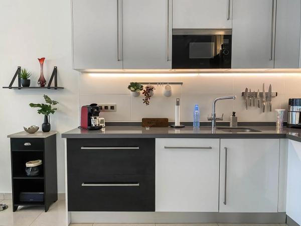 Chalet adosado en avenida de Colón