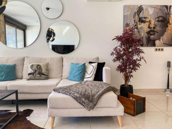 Chalet adosado en avenida de Colón