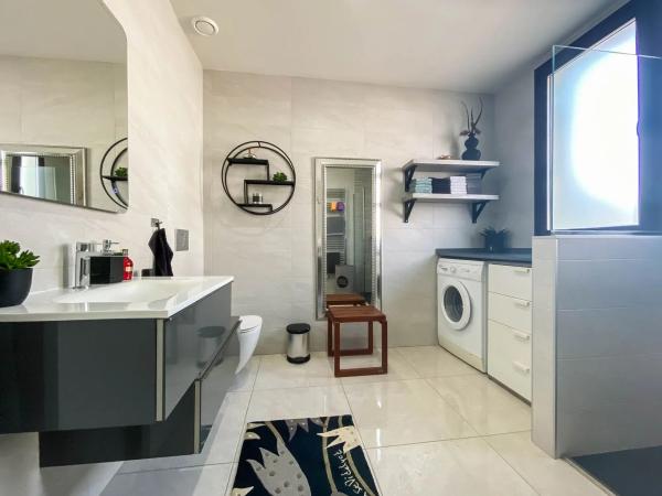 Chalet adosado en avenida de Colón