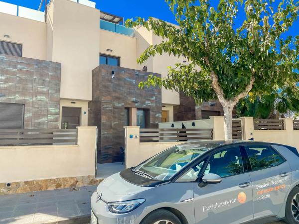 Chalet adosado en avenida de Colón