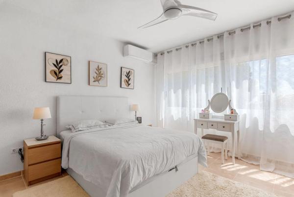 Casa independiente en calle Mimosa, 64