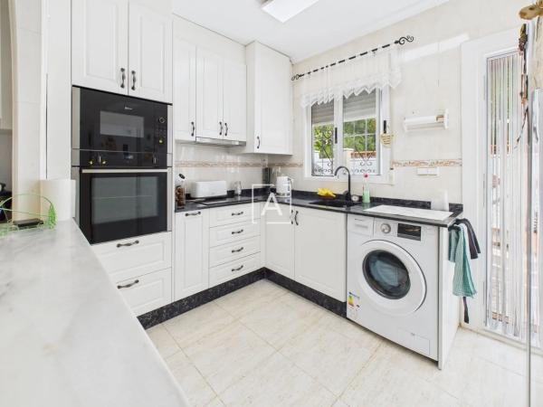 Chalet pareado en calle Mimosa, 29 e