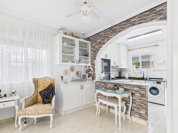 Chalet pareado en calle Mimosa, 29 e