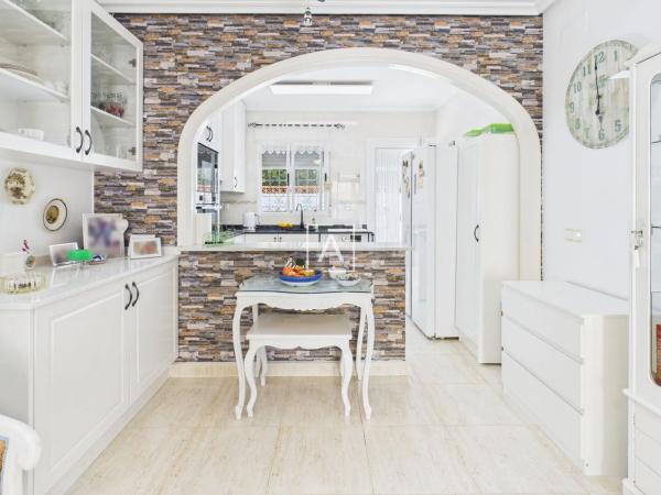 Chalet pareado en calle Mimosa, 29 e