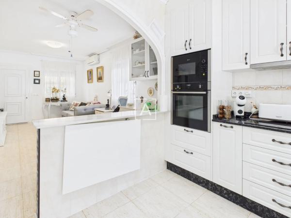 Chalet pareado en calle Mimosa, 29 e