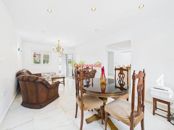 Chalet en calle Abedul