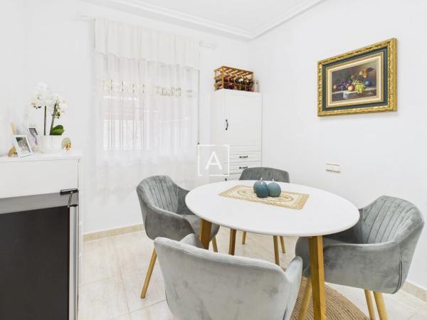 Chalet pareado en calle Mimosa, 29 e