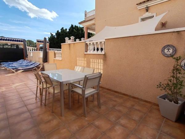 Casa independiente en avenida de las Hierbas