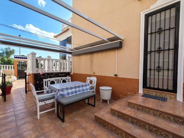 Casa independiente en avenida de las Hierbas