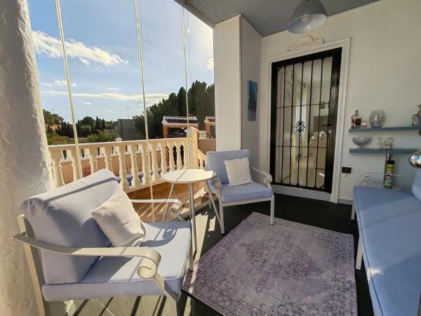 Casa independiente en avenida de las Hierbas