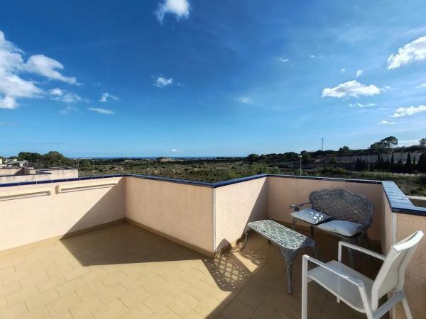 Casa independiente en avenida de las Hierbas