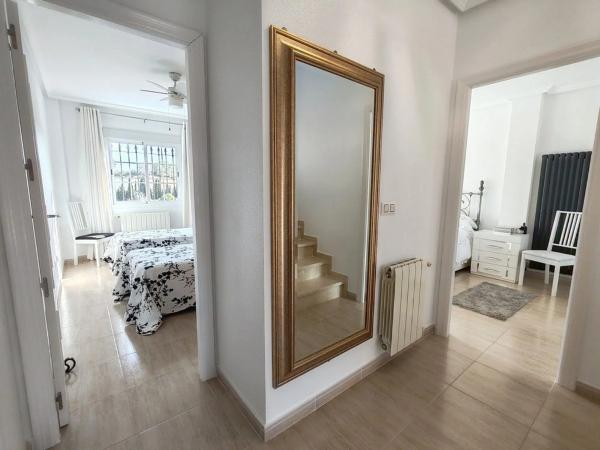 Casa independiente en avenida de las Hierbas