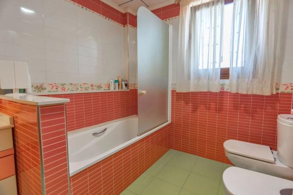 Chalet adosado en calle Joaquin Gomez Juan, 8