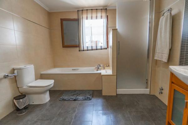 Chalet adosado en calle Joaquin Gomez Juan, 8