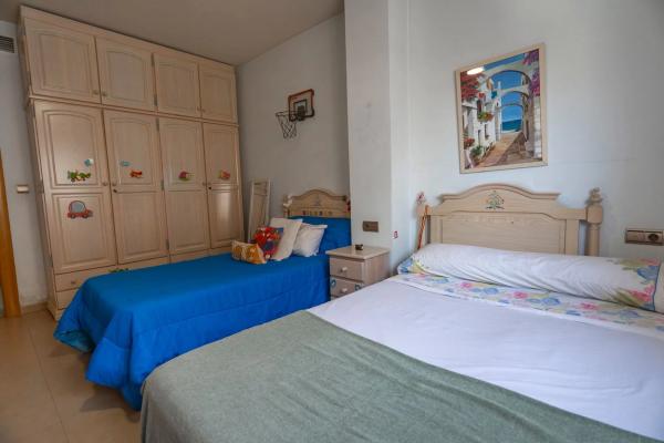 Chalet adosado en calle Joaquin Gomez Juan, 8