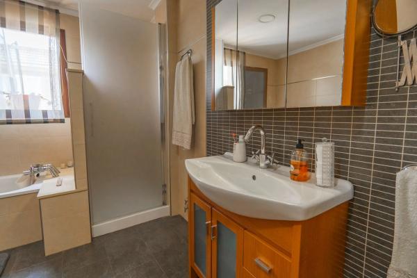 Chalet adosado en calle Joaquin Gomez Juan, 8