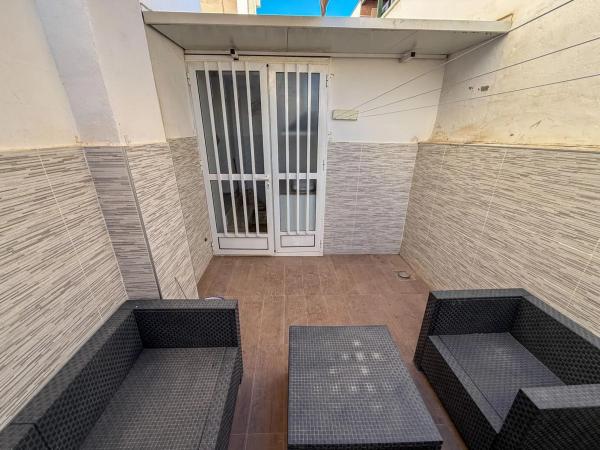 Casa independiente en calle Oscar Espla