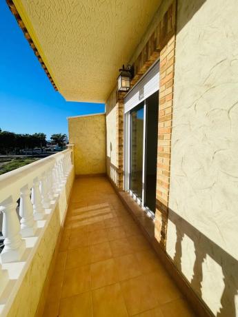 Chalet adosado en calle los Auroros, 5