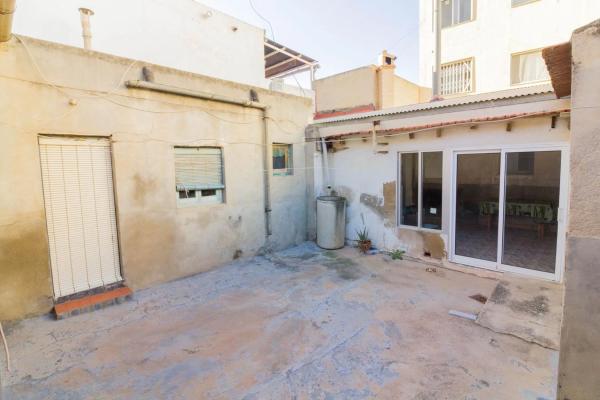 Casa independiente en calle Pascual Martínez