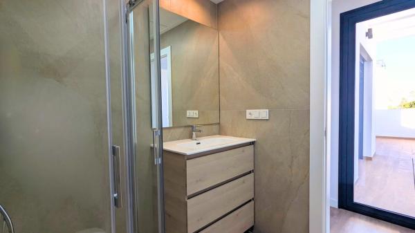 Chalet pareado en avenida Argentina