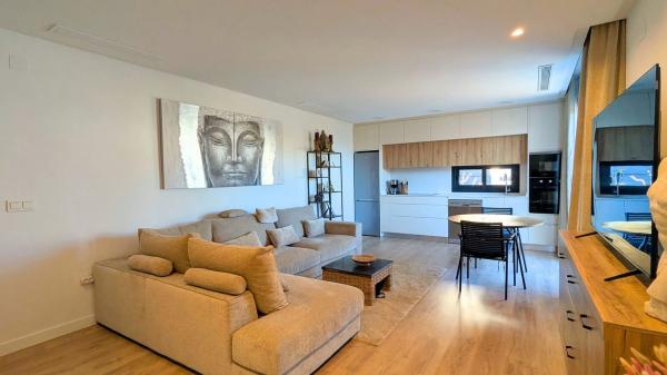 Chalet pareado en avenida Argentina