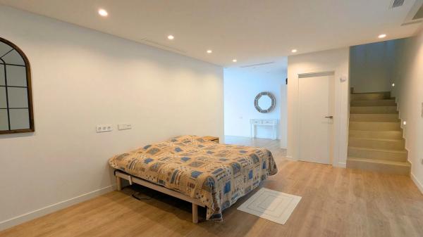 Chalet pareado en avenida Argentina