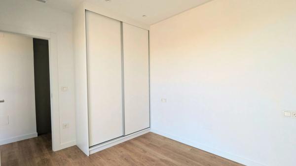 Chalet pareado en avenida Argentina