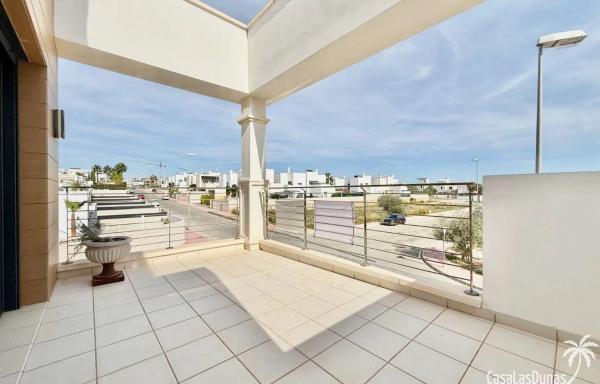 Chalet adosado en calle