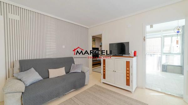 Chalet pareado en calle Cangas