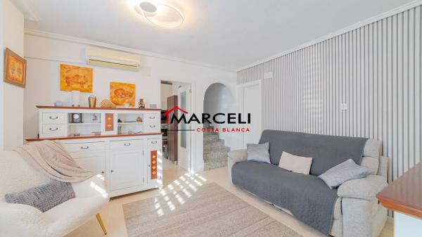 Chalet pareado en calle Cangas