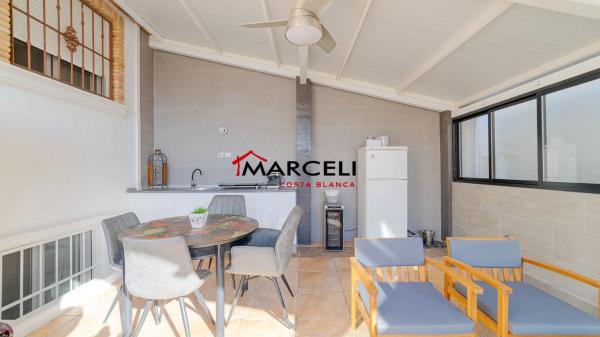 Chalet pareado en calle Cangas