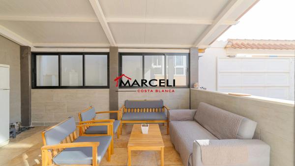 Chalet pareado en calle Cangas