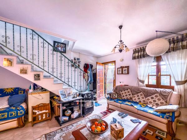 Chalet pareado en avenida de España