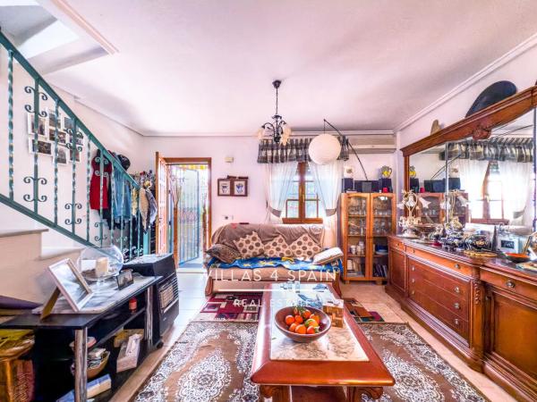 Chalet pareado en avenida de España