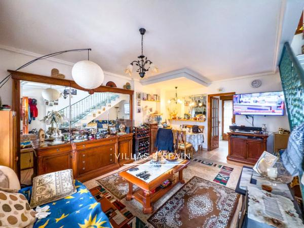 Chalet pareado en avenida de España