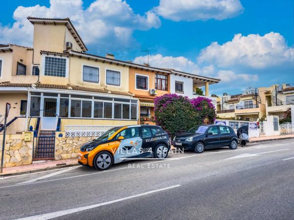 Chalet pareado en avenida de España