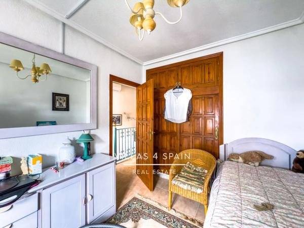 Chalet pareado en avenida de España