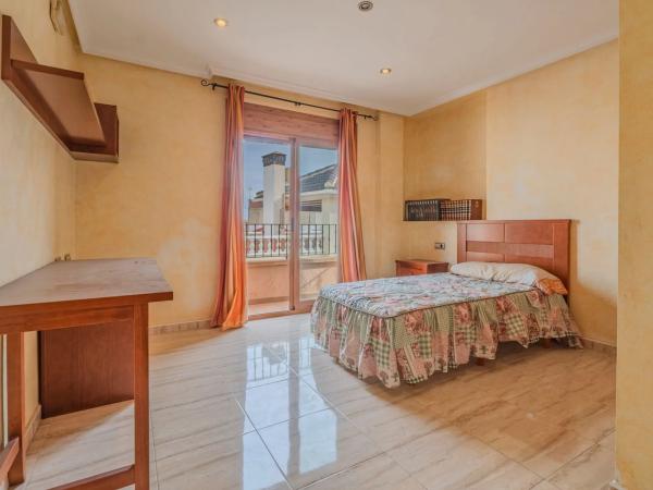 Casa independiente en calle Cortés Valencianas