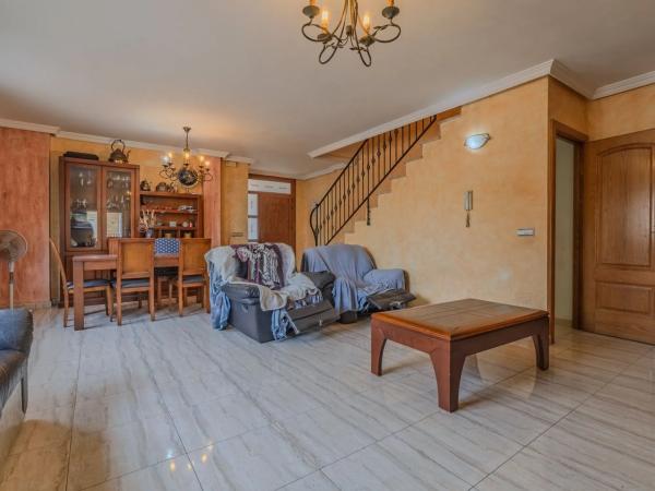 Casa independiente en calle Cortés Valencianas