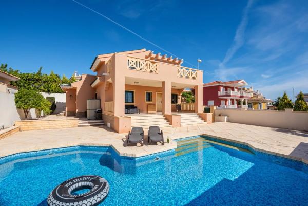 Casa independiente en calle Islas Alhucemas, 4