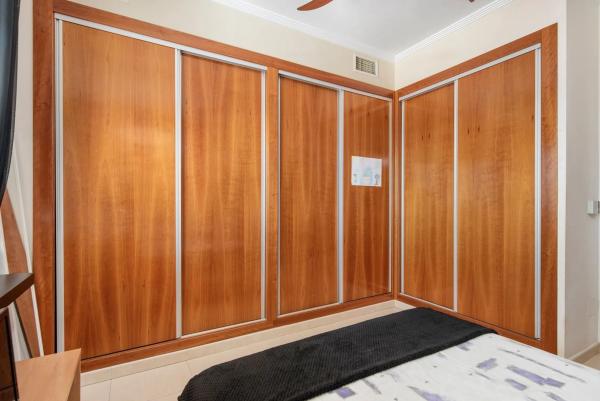 Casa independiente en calle Islas Alhucemas, 4