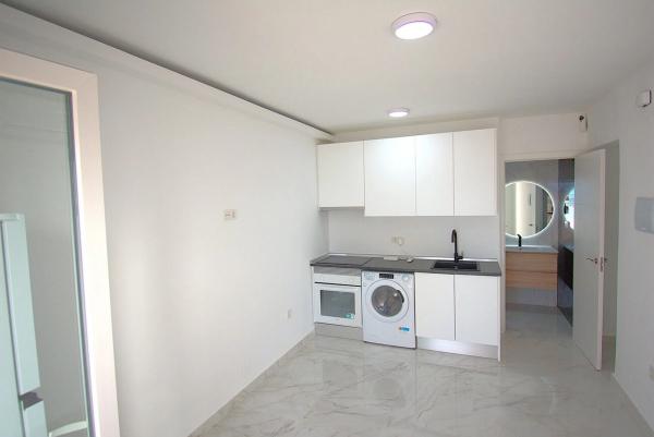 Estudio en calle Thader