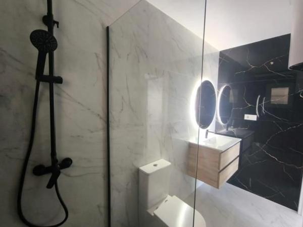 Estudio en avenida de La Costa Azul