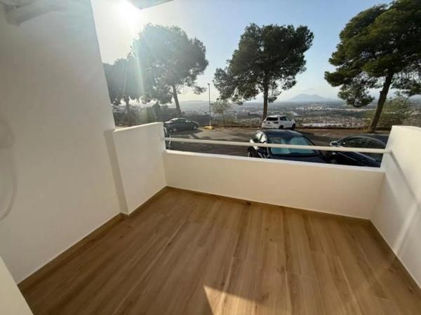 Estudio en avenida de La Costa Azul