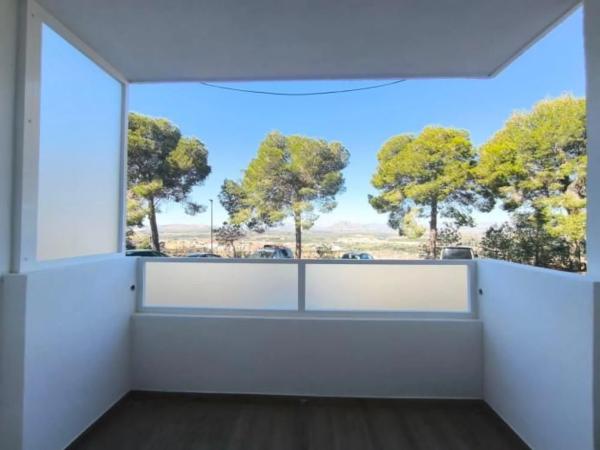 Estudio en avenida de La Costa Azul