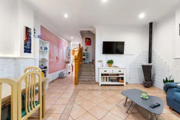 Chalet adosado en calle Moreras