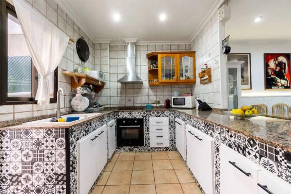 Chalet adosado en calle Moreras