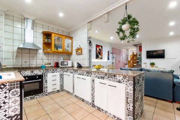 Chalet adosado en calle Moreras