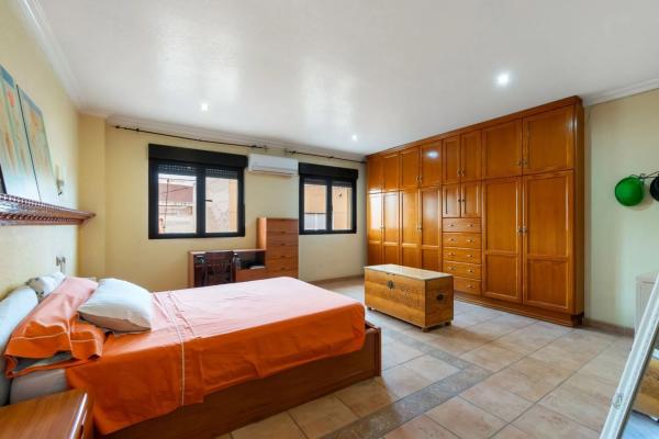 Chalet adosado en calle Moreras